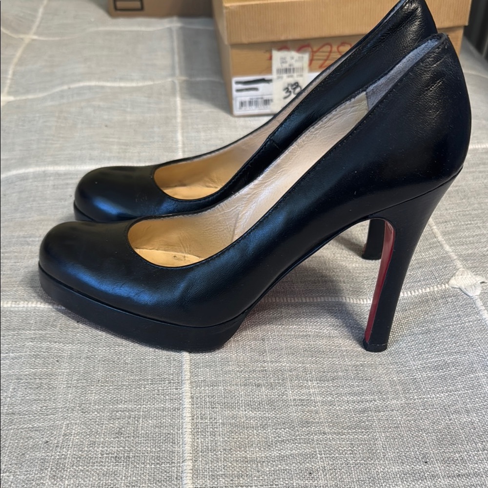 Christian Louboutin classic black pumps - Picture 4 of 8